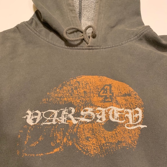 MEN’S FOOTBALL THEMED SWEATSHIRT. - Picture 2 of 16